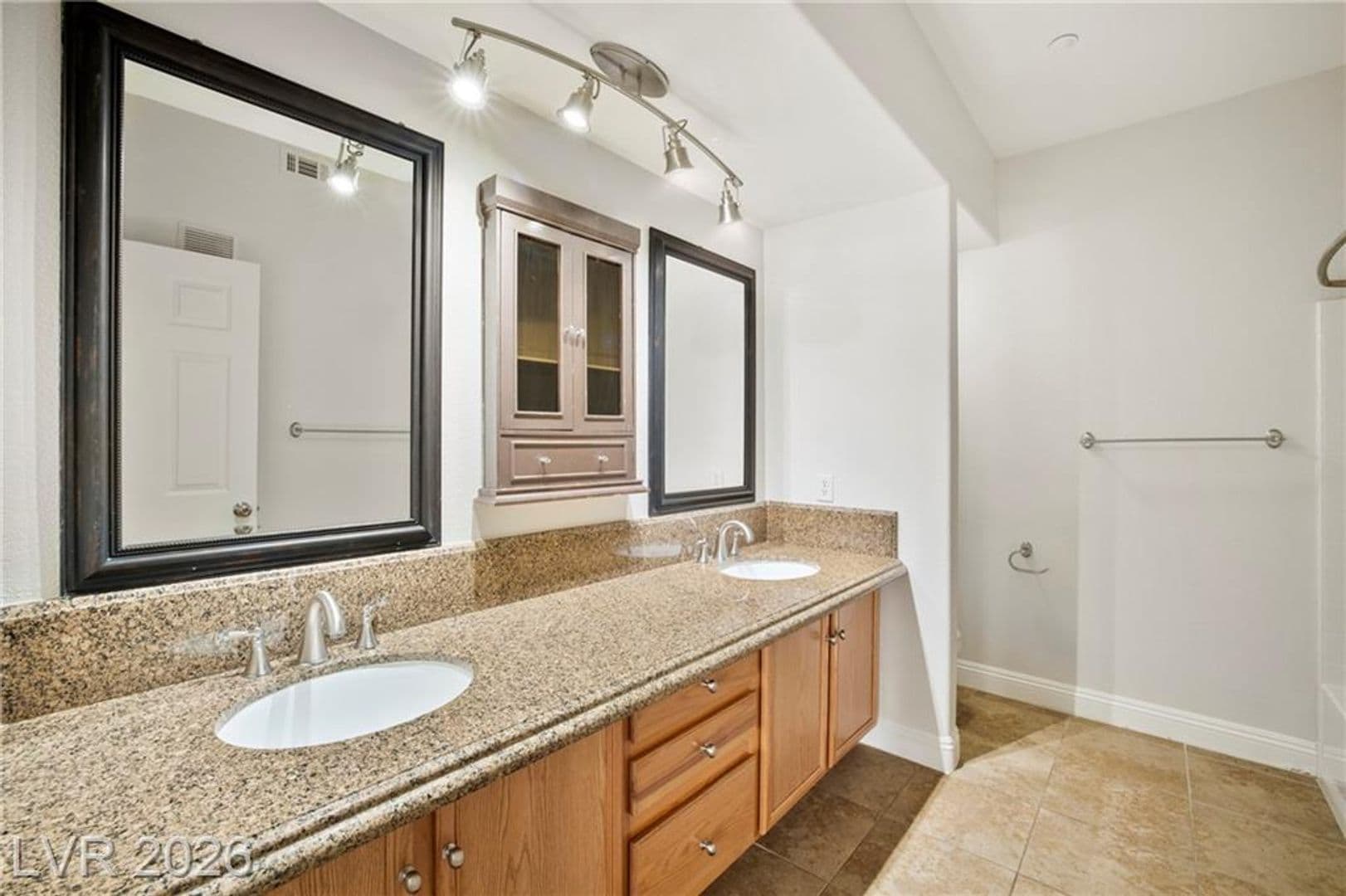 Henderson House: 830 Carnegie St #423