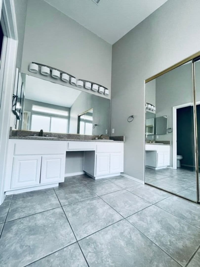 Henderson House: 2125 Eaglepath Circle