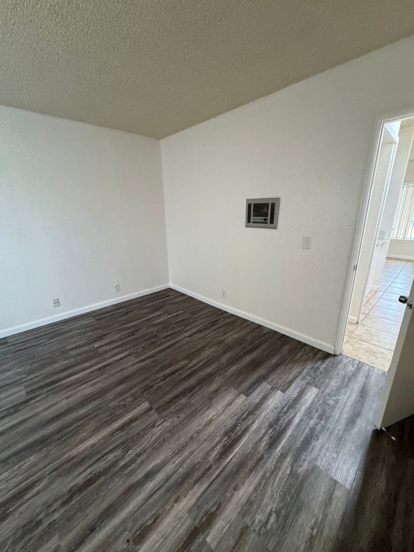 San Diego Apartment: 3845 47th St.