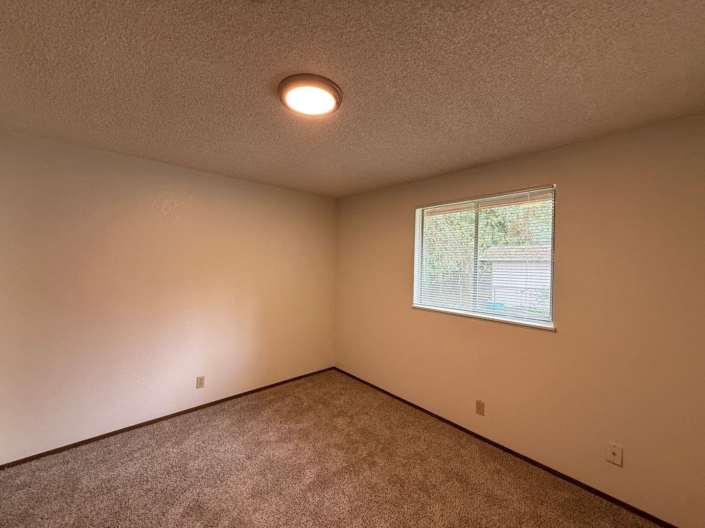 Veneta Apartment: 25116 Cheney Drive