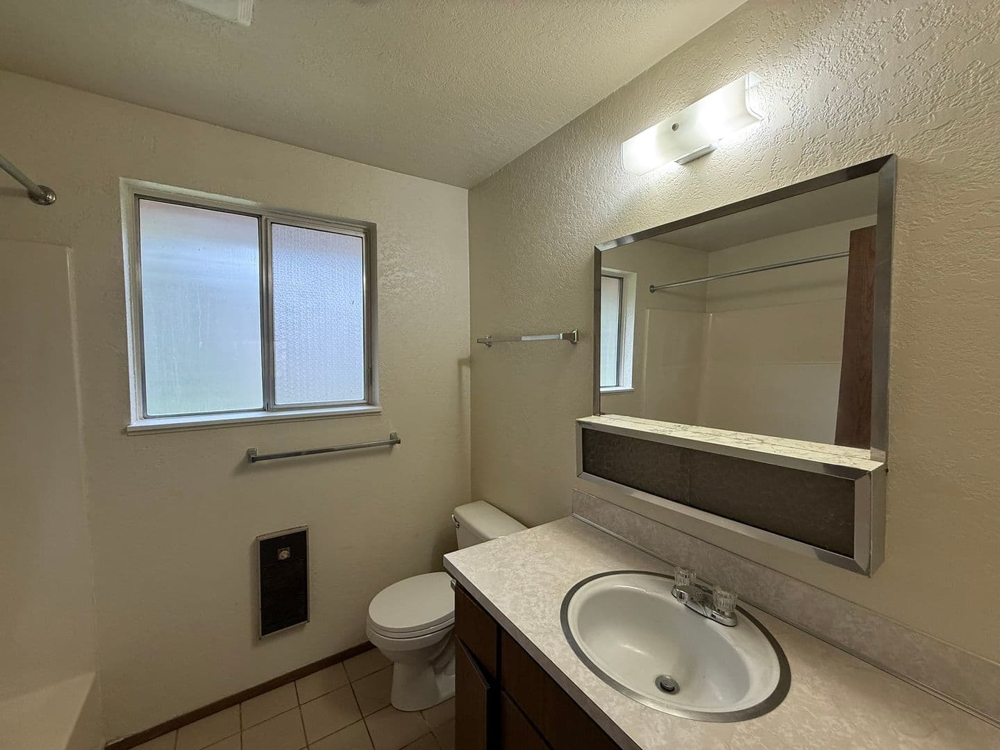 Veneta Apartment: 25116 Cheney Drive