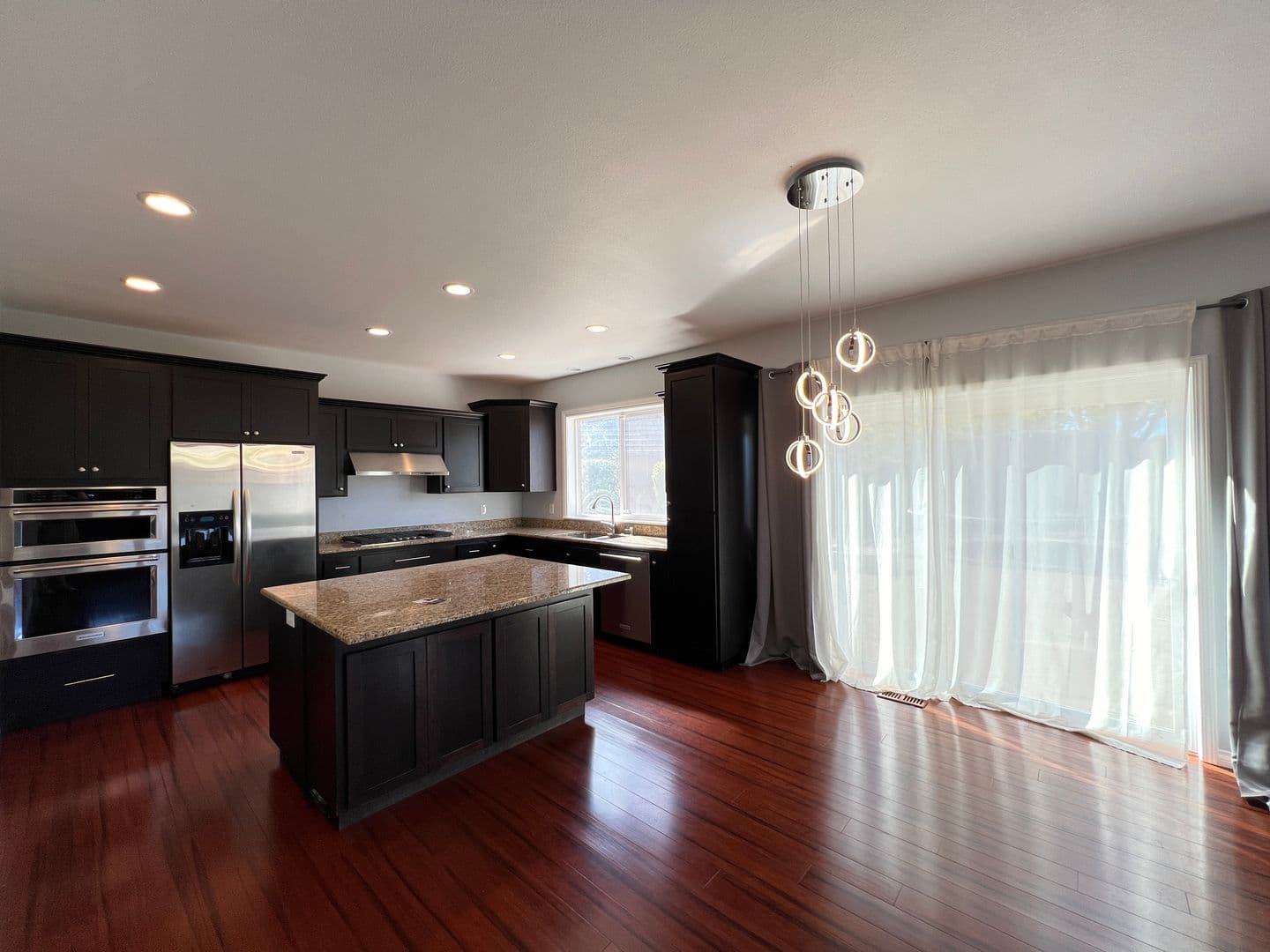 Eugene House: 1592 Kingston Way