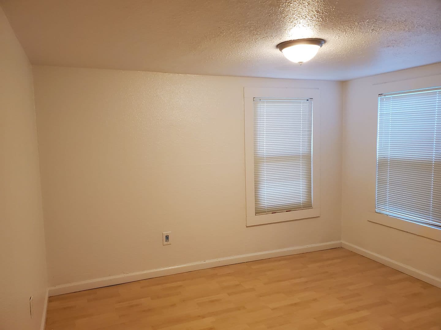 Springfield Apartment: 4184 Camellia
