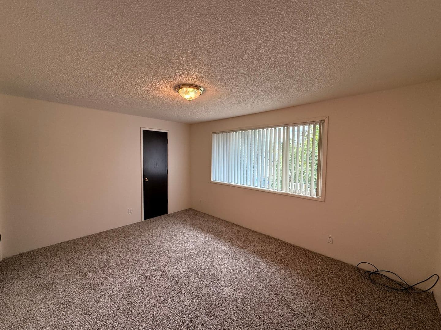 Creswell Apartment: 92 N 8th Street