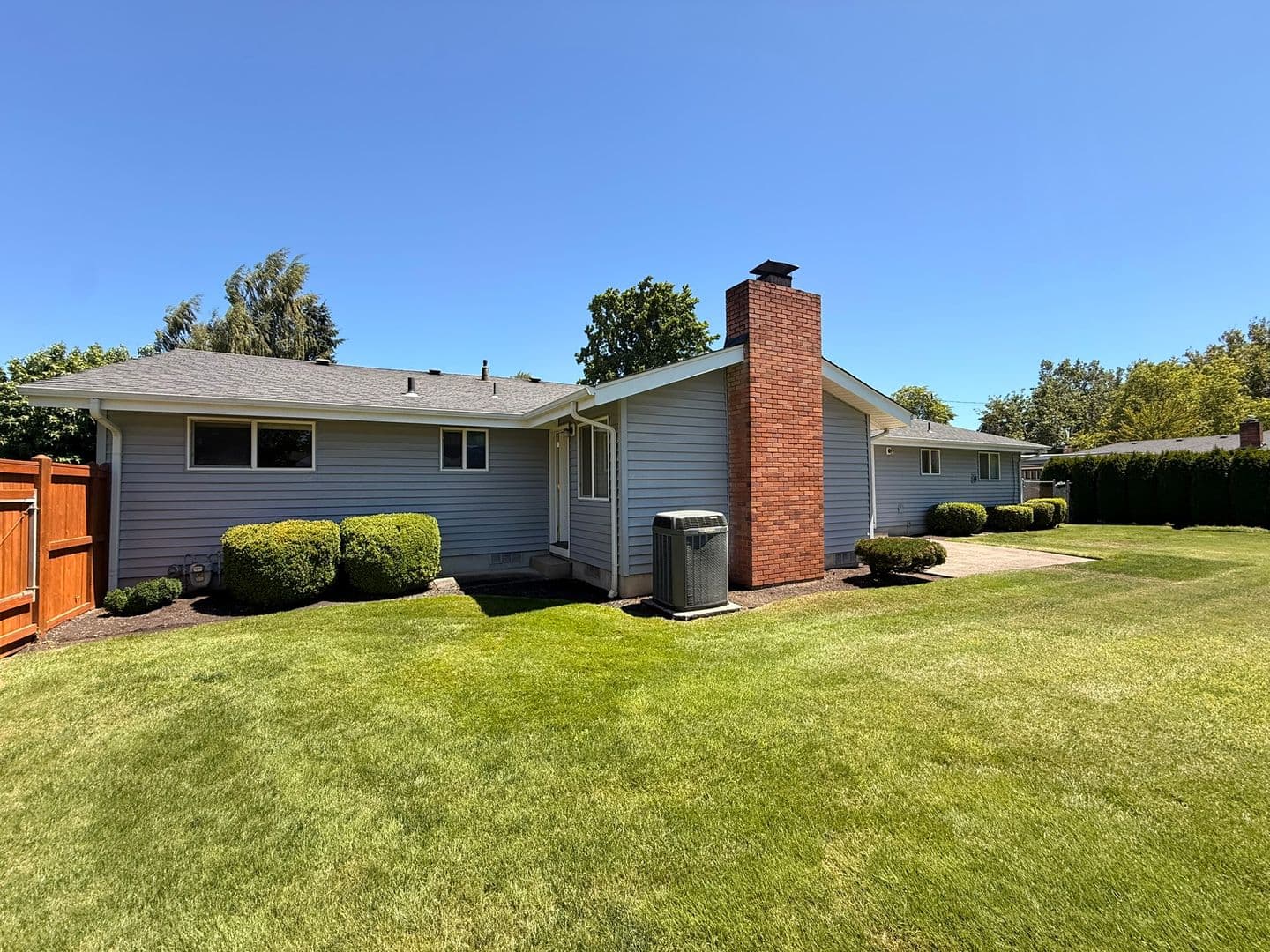 Eugene House: 2148 Grove St