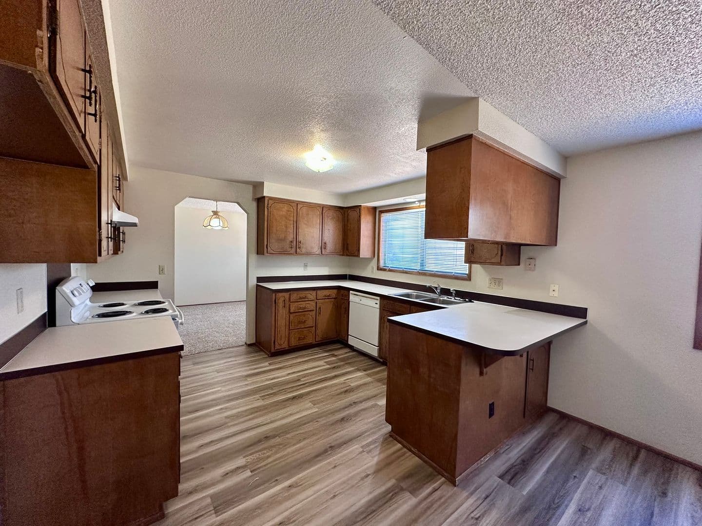 Springfield House: 970 S 55th Place