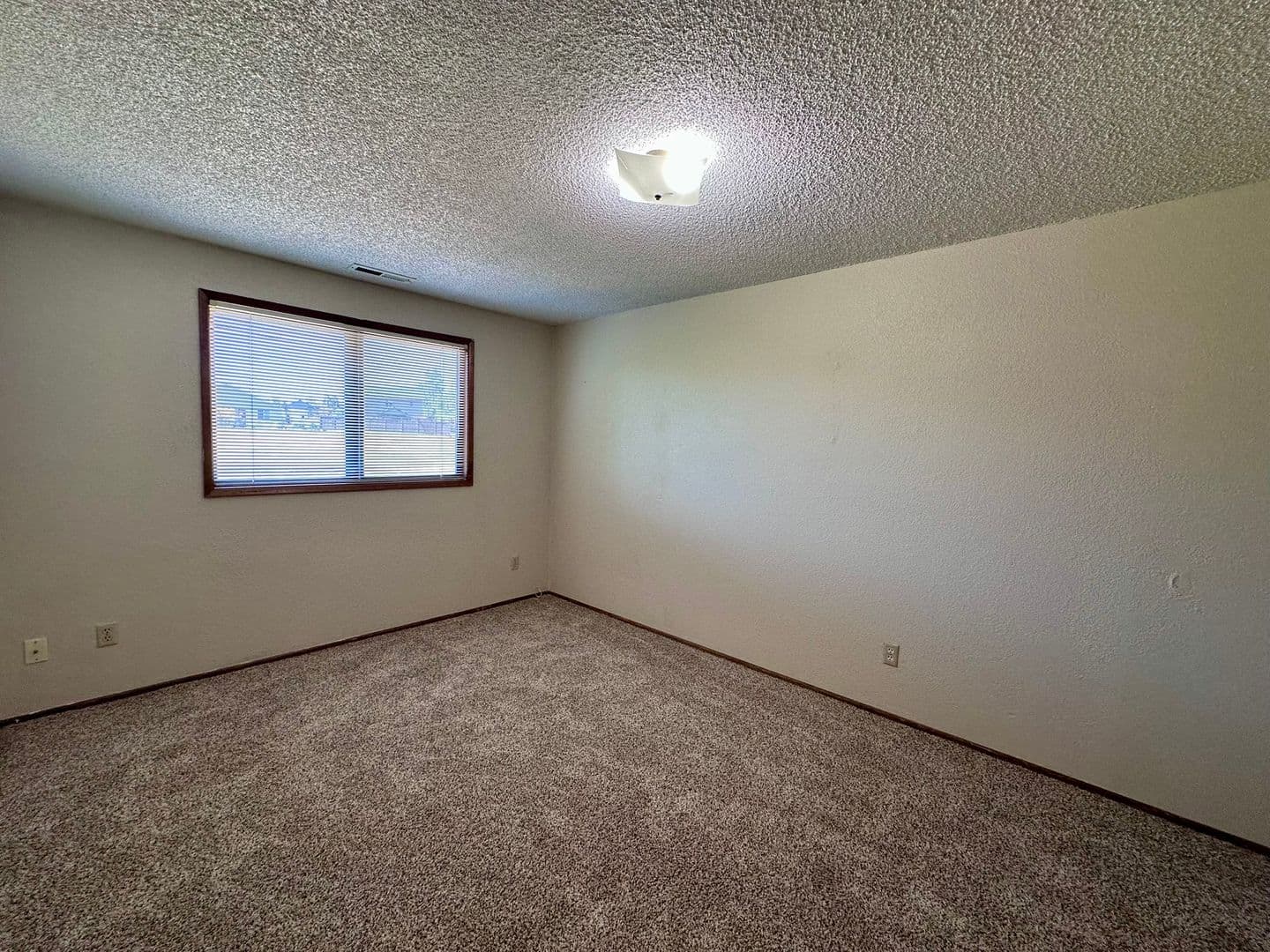 Springfield House: 970 S 55th Place