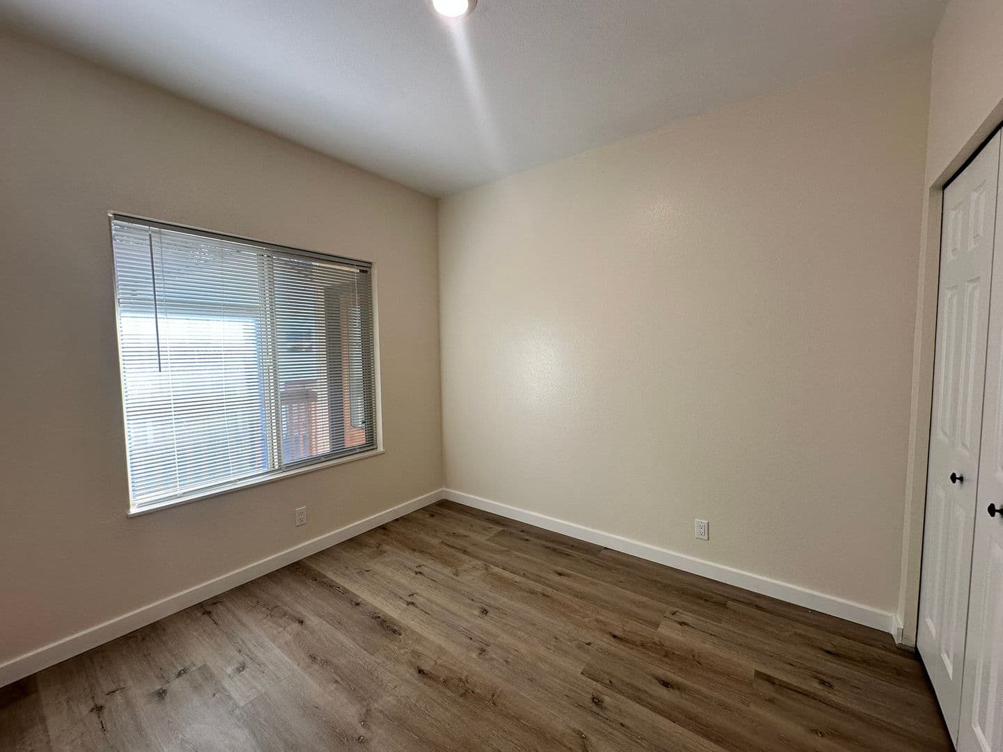 Springfield Apartment: 387 S 58th Street