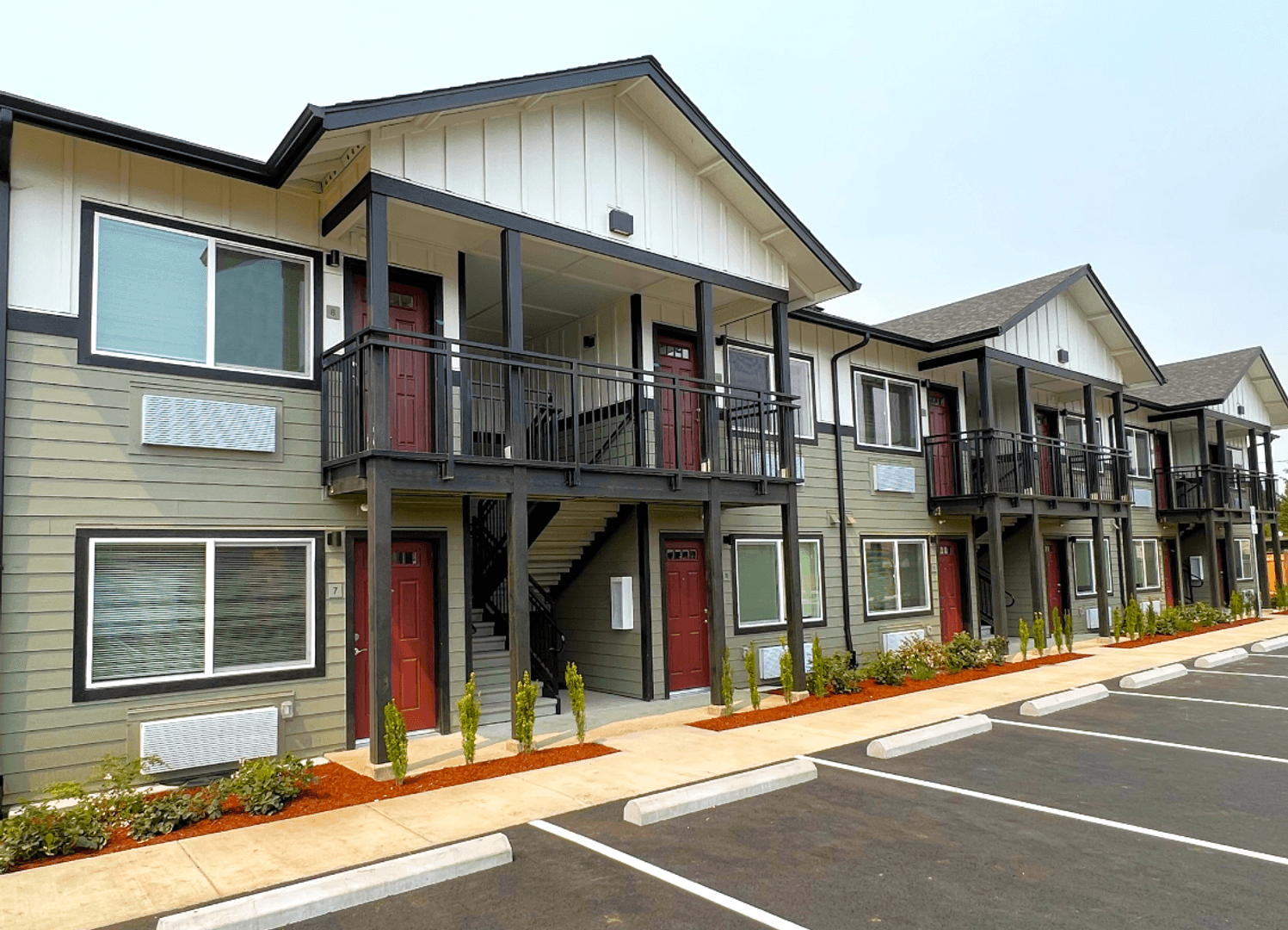 Springfield Apartment: 1866 5th Street