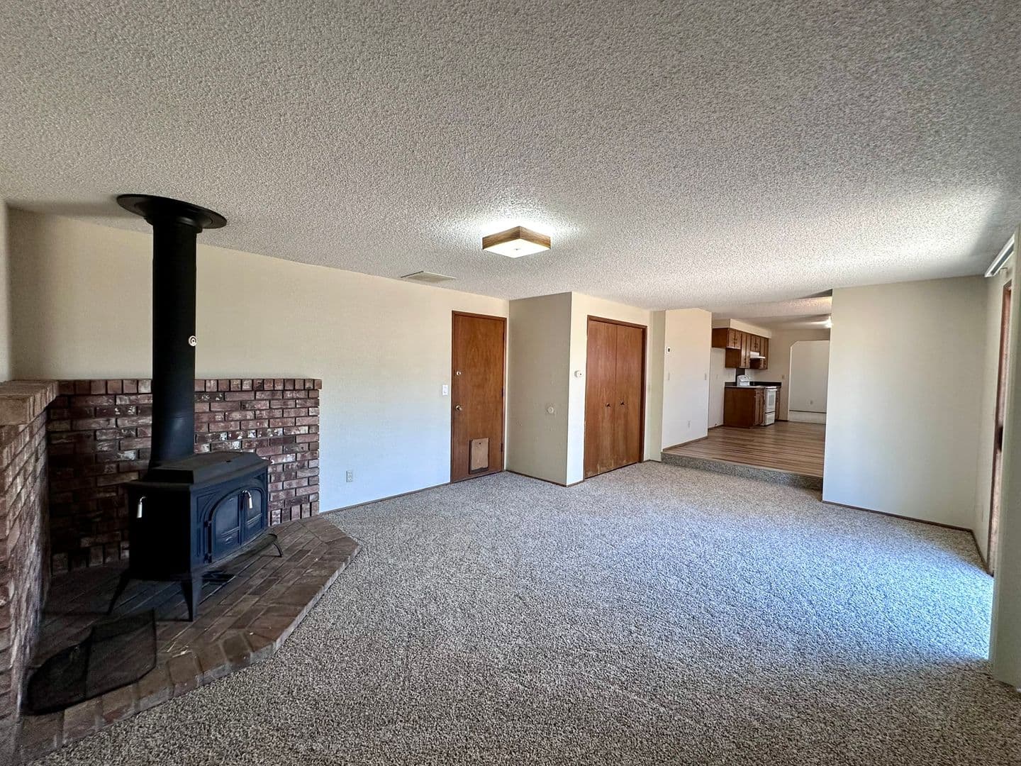 Springfield House: 970 S 55th Place