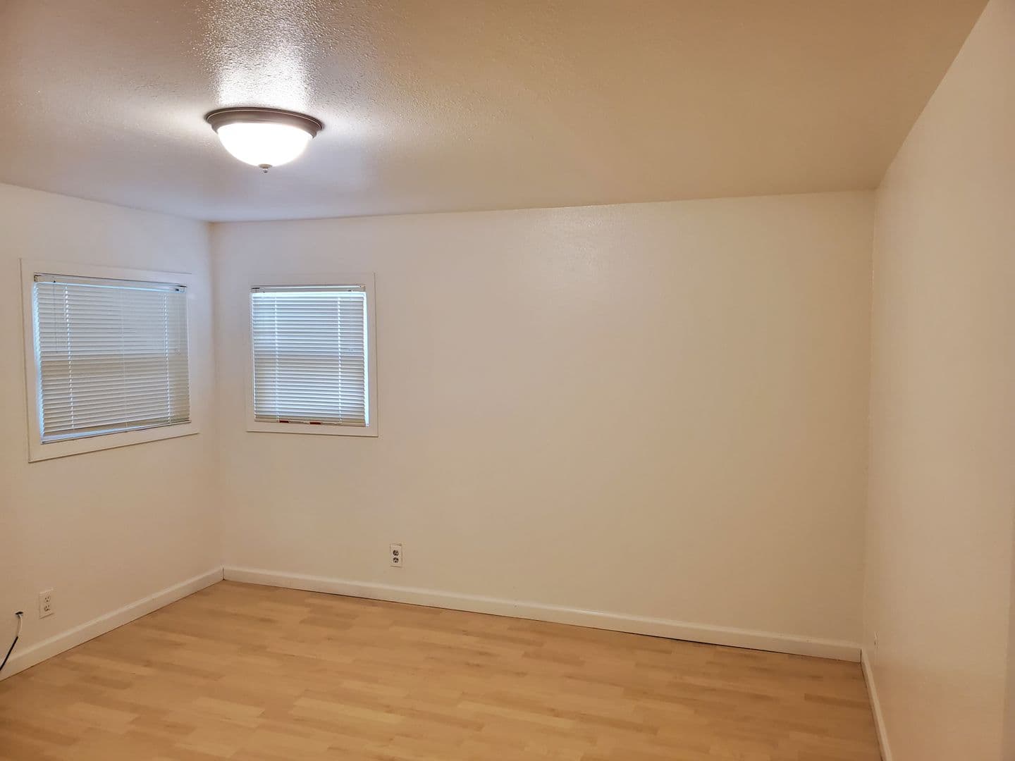 Springfield Apartment: 4184 Camellia