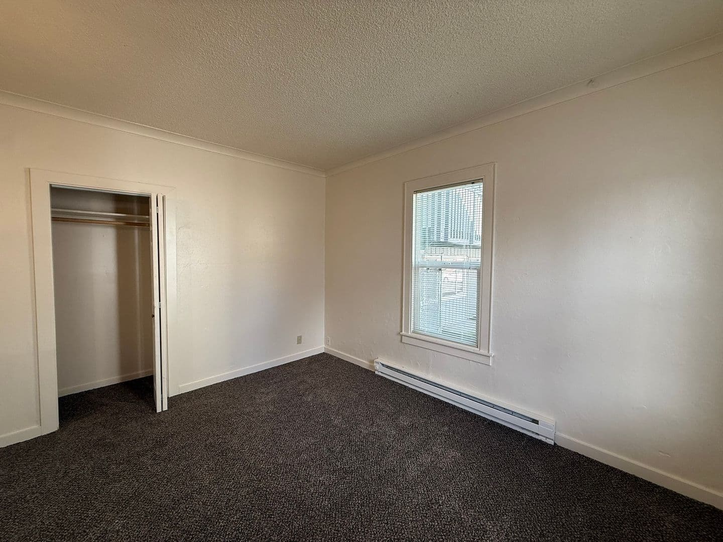 Eugene Apartment: 771 W 7th Ave
