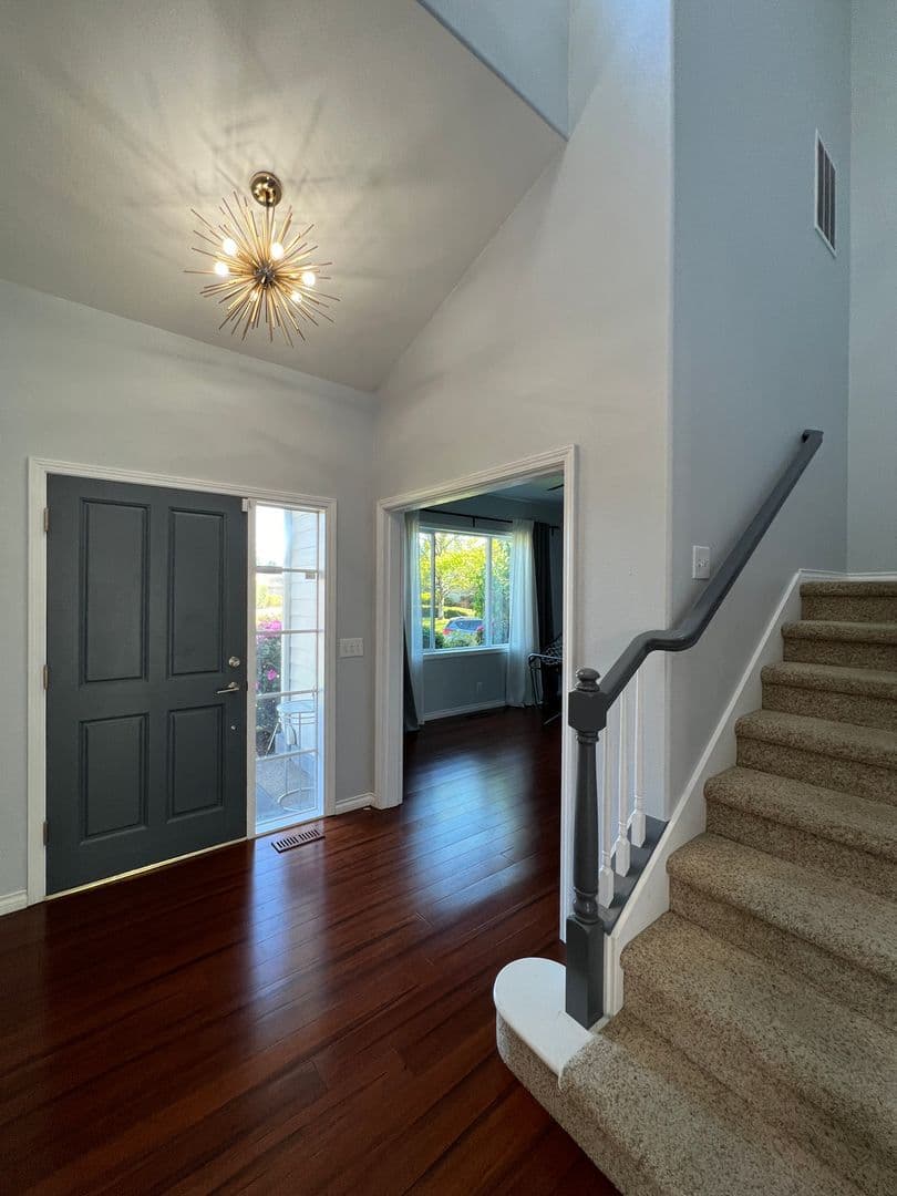 Eugene House: 1592 Kingston Way