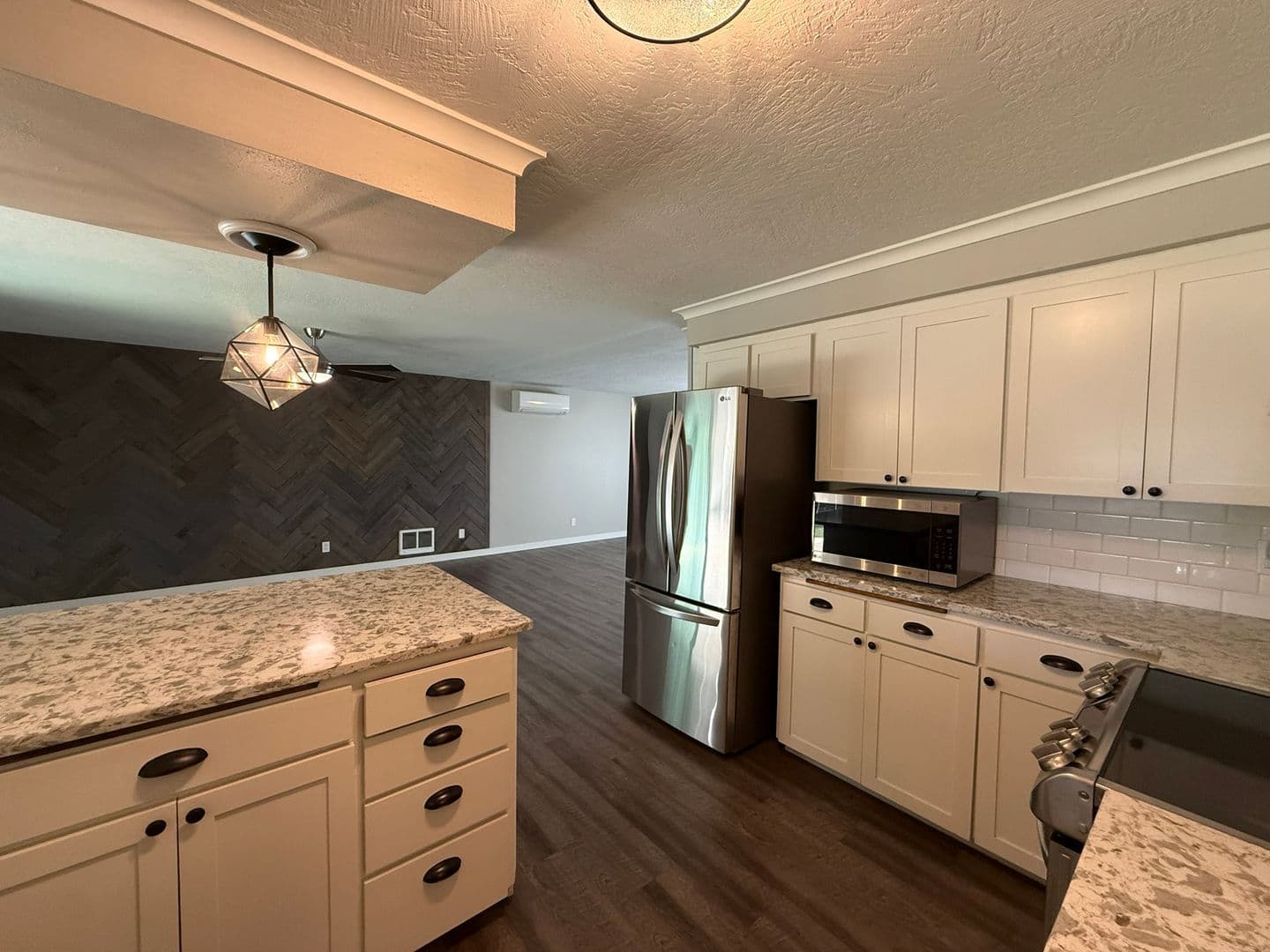 Cottage Grove House: 640 Lincoln Ave