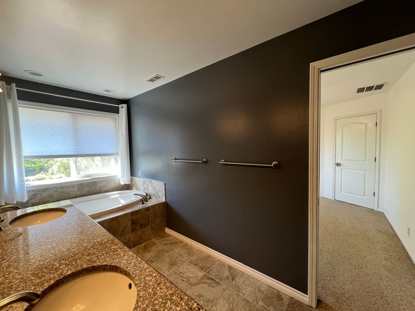 Eugene House: 1592 Kingston Way