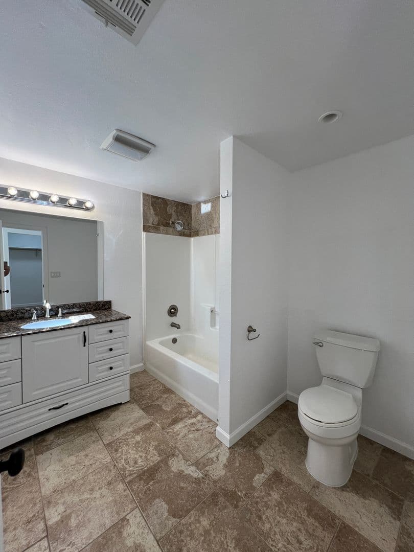 Eugene House: 2668 Forrester Way