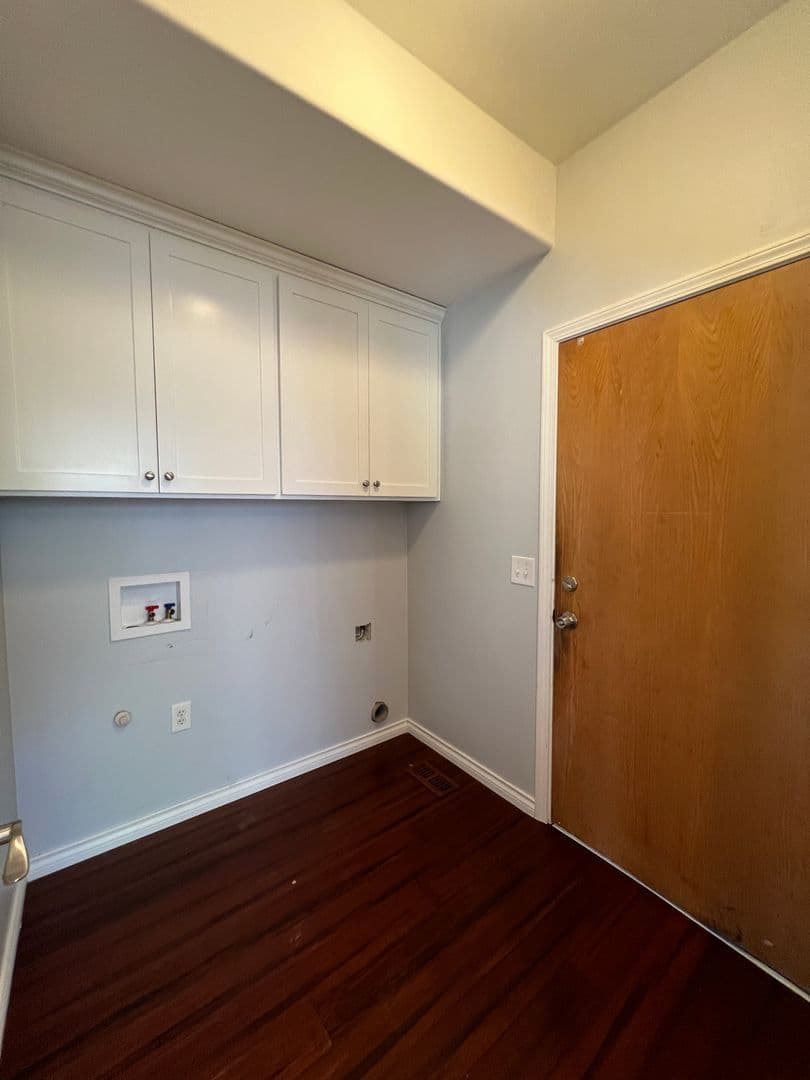 Eugene House: 1592 Kingston Way