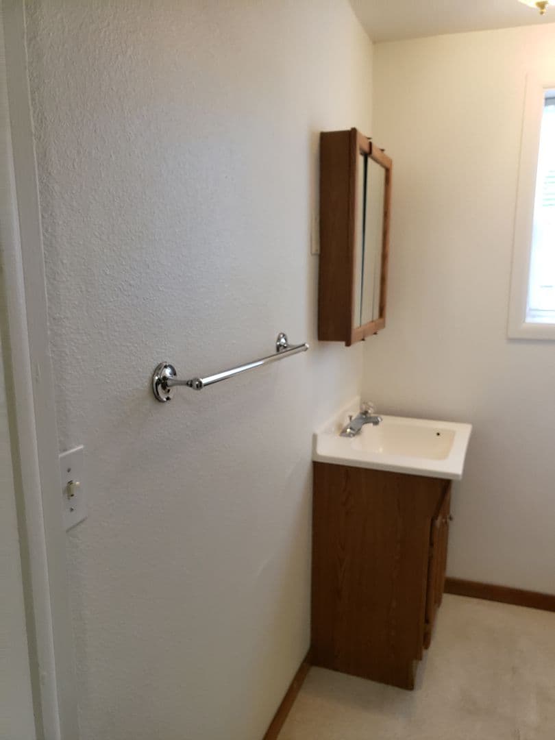 Eugene Apartment: 1706 1/2 W. 6th