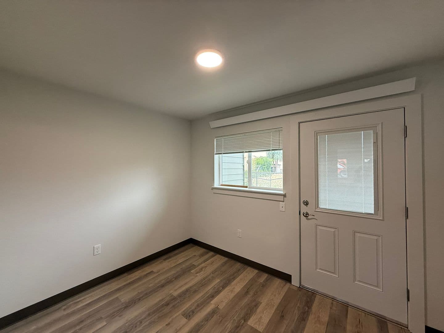 Springfield Apartment: 1888 5th Street