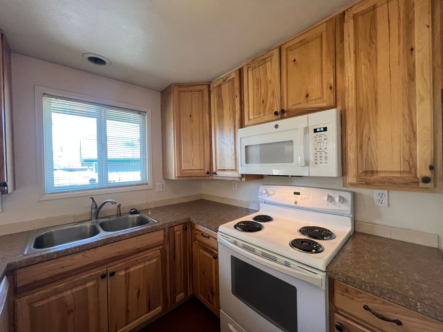 Eugene House: 2315 Ironwood