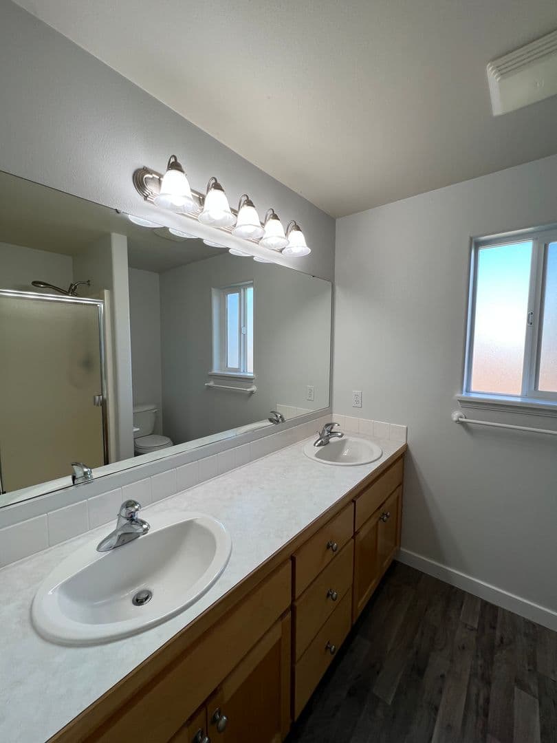 Eugene House: 5980 Kistler Lane