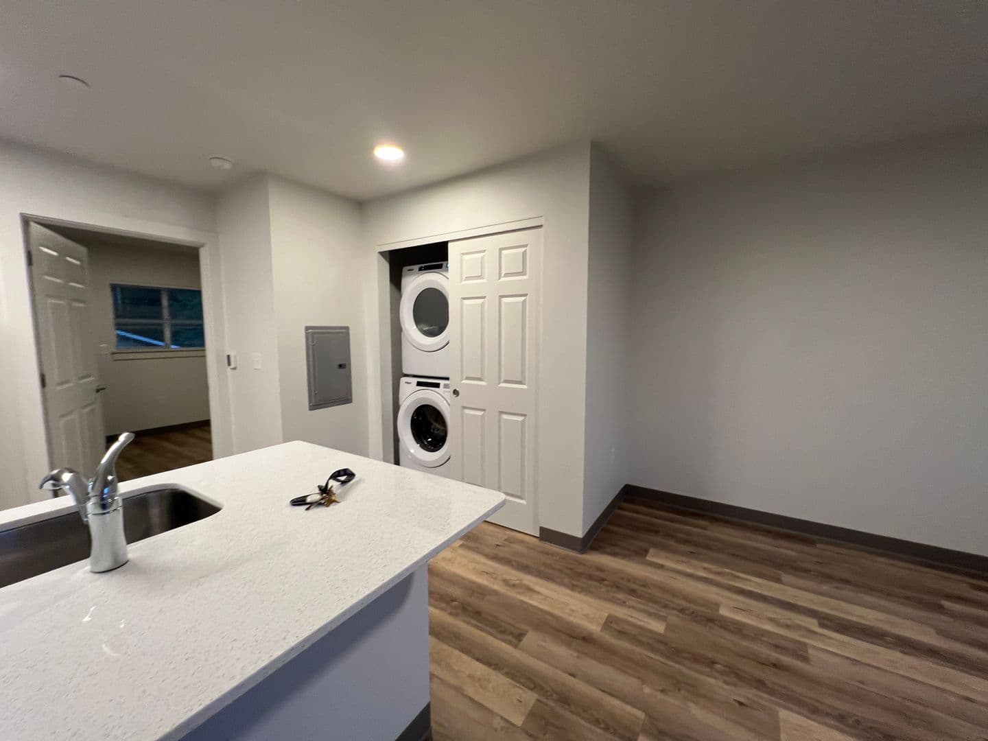 Springfield Apartment: 1866 5th Street