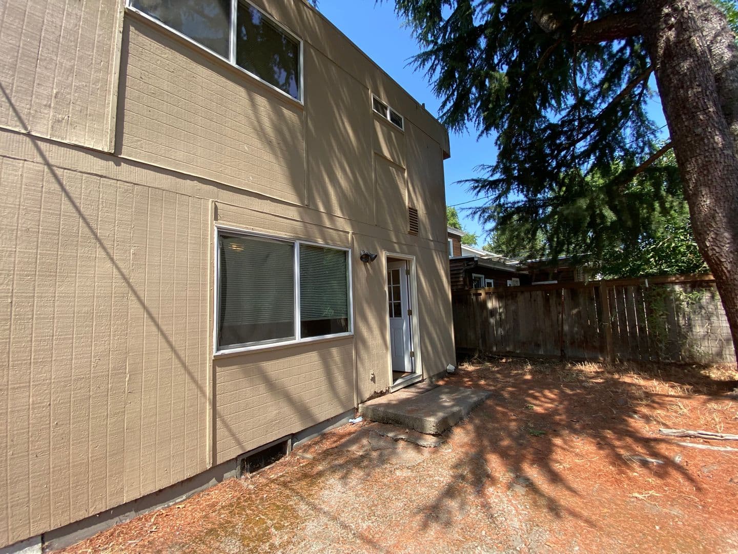 Eugene House: 2469 Miami Lane