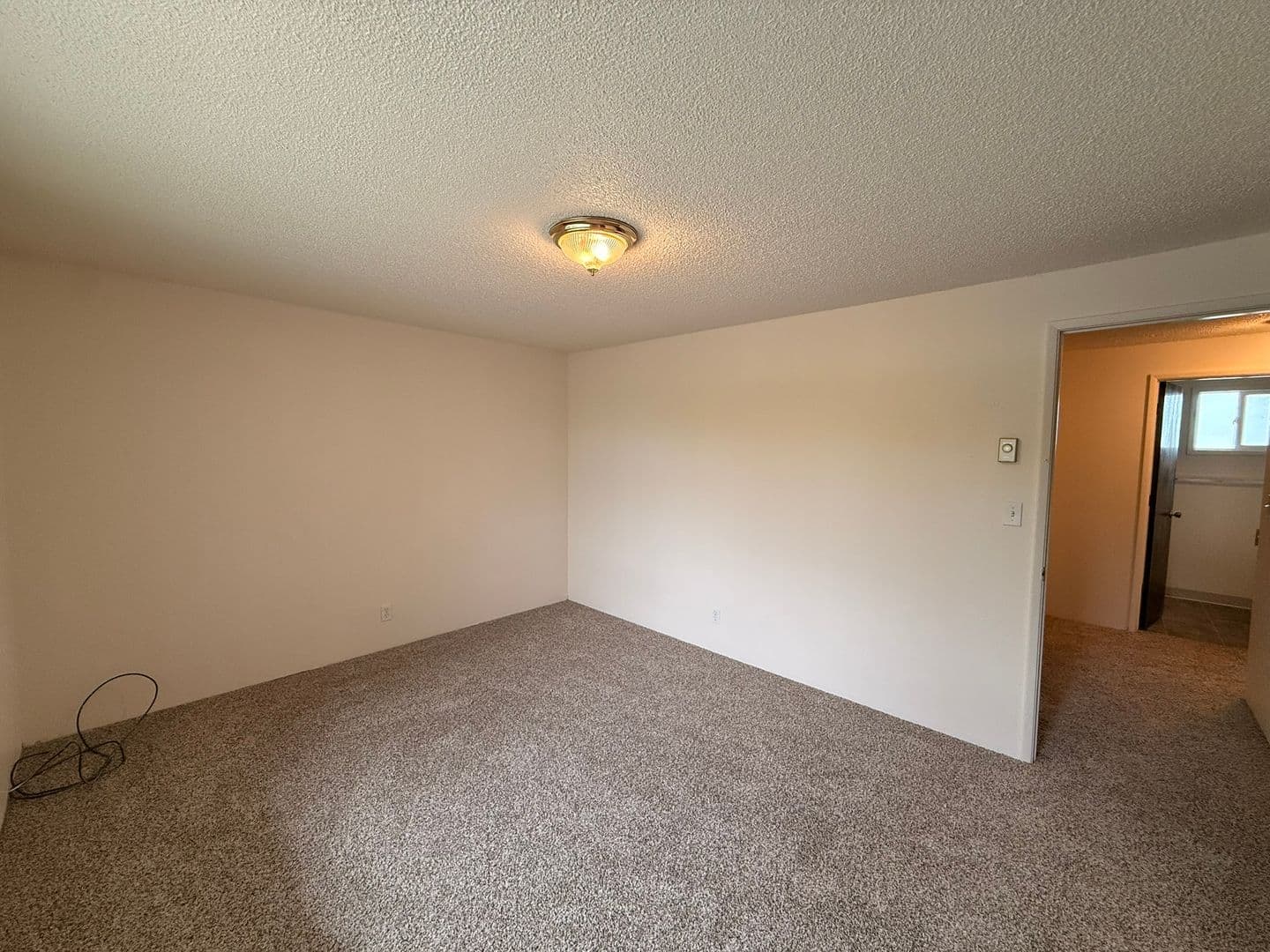 Creswell Apartment: 92 N 8th Street