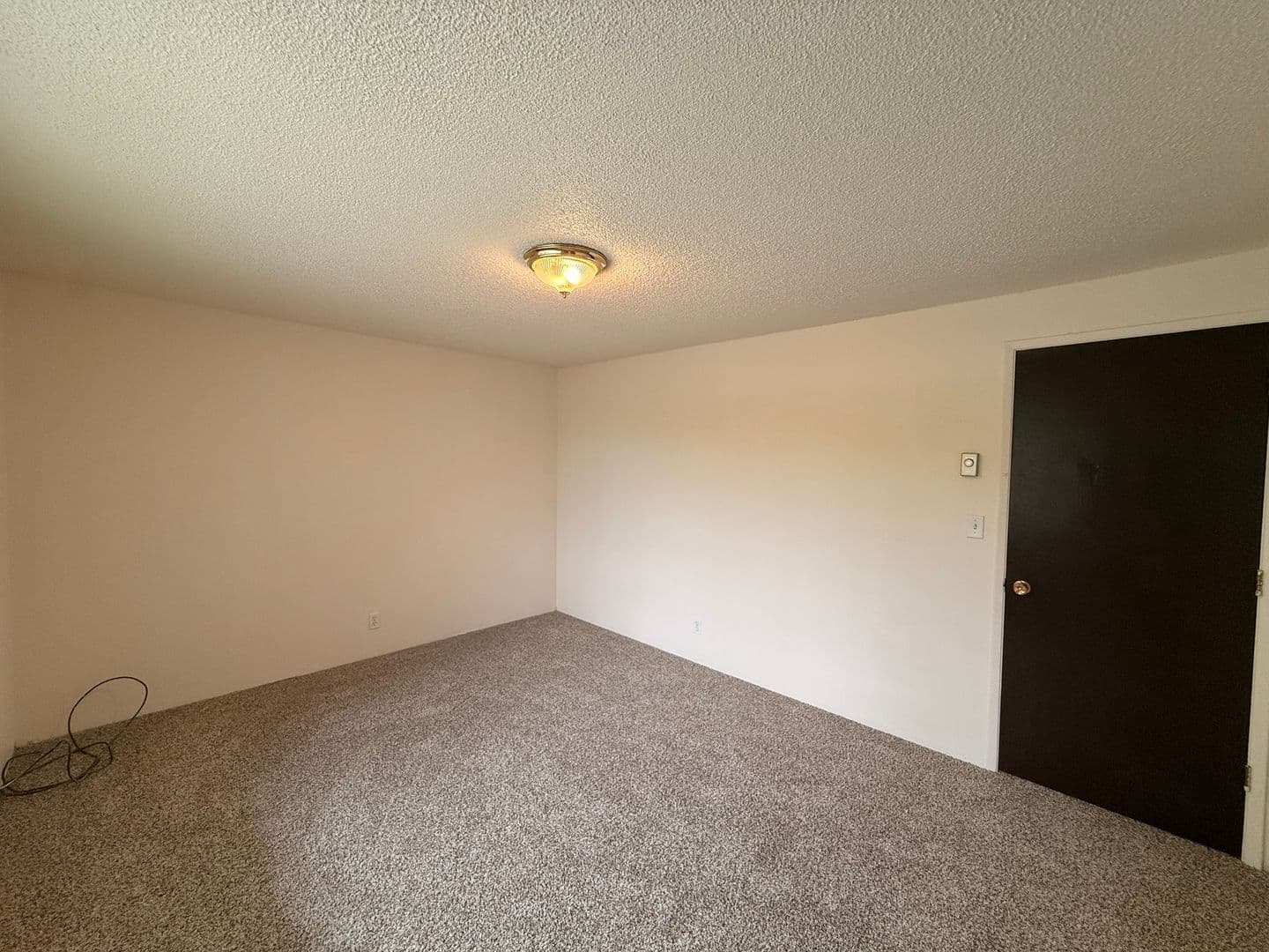 Creswell Apartment: 92 N 8th Street