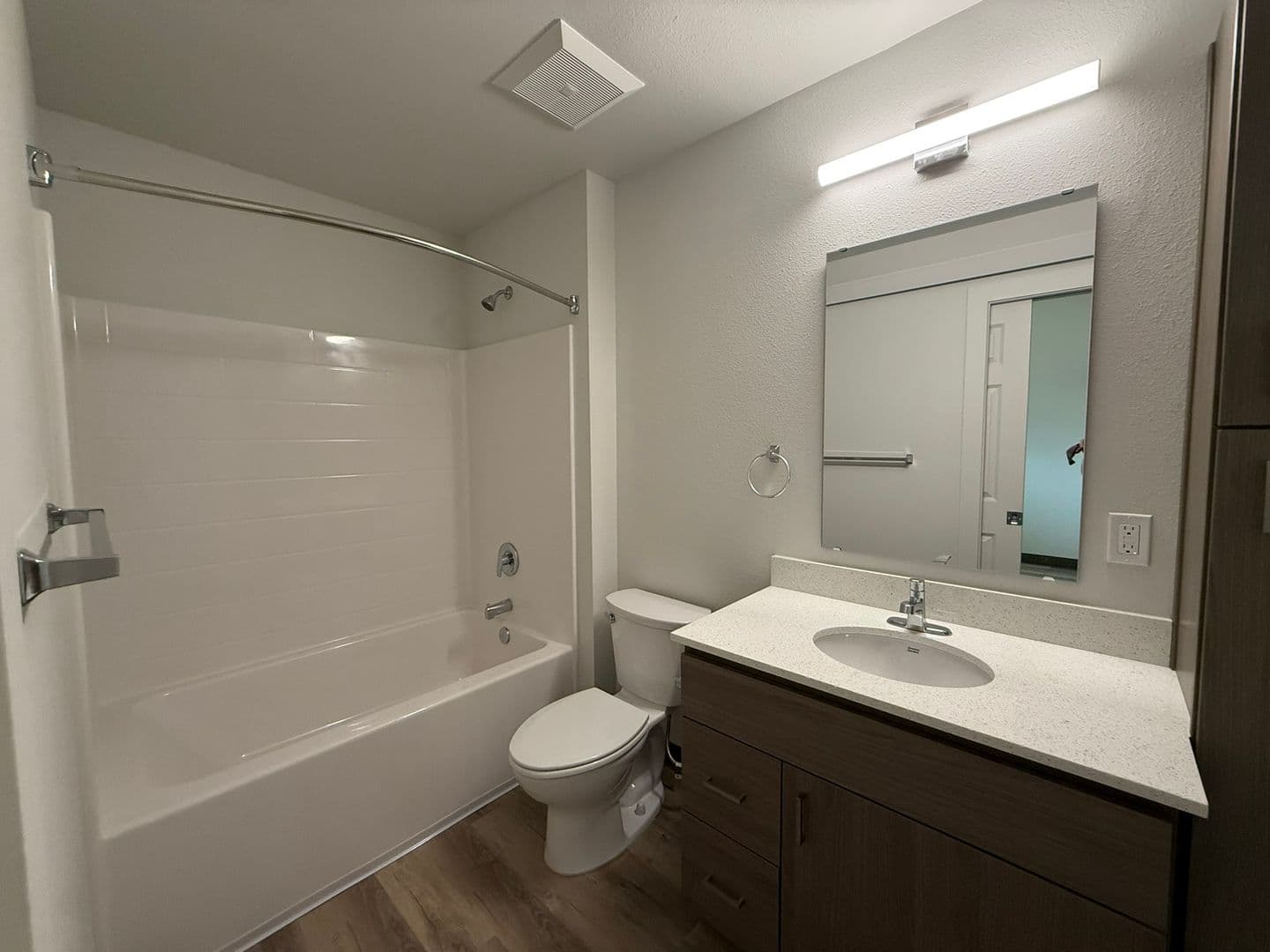 Springfield Apartment: 1888 5th Street