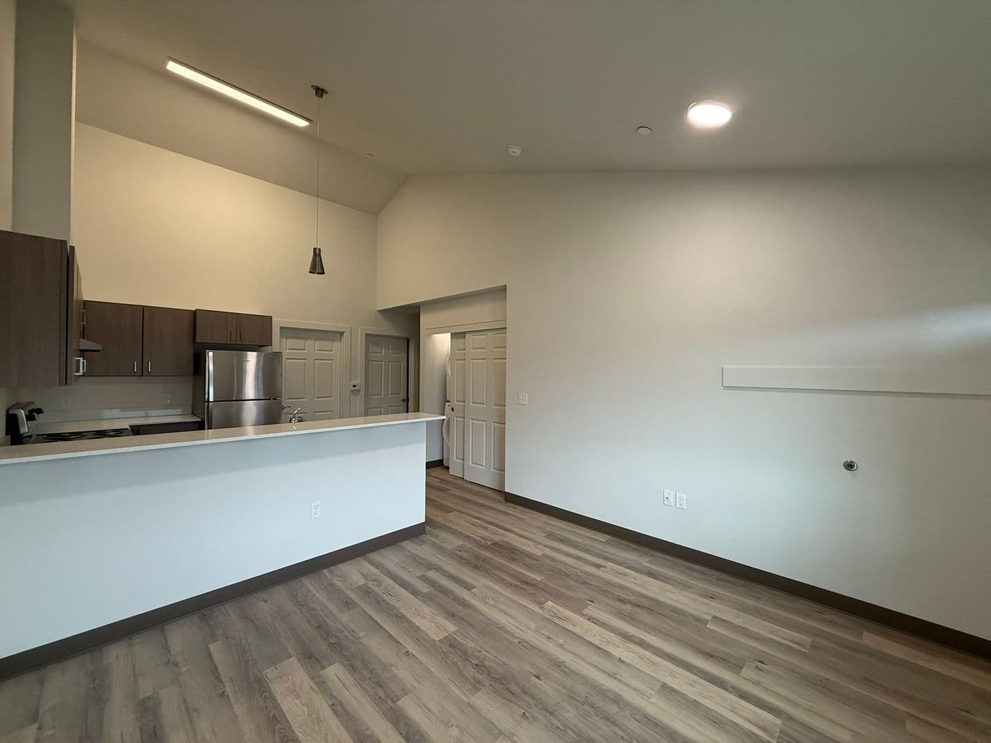 Springfield Apartment: 1888 5th Street
