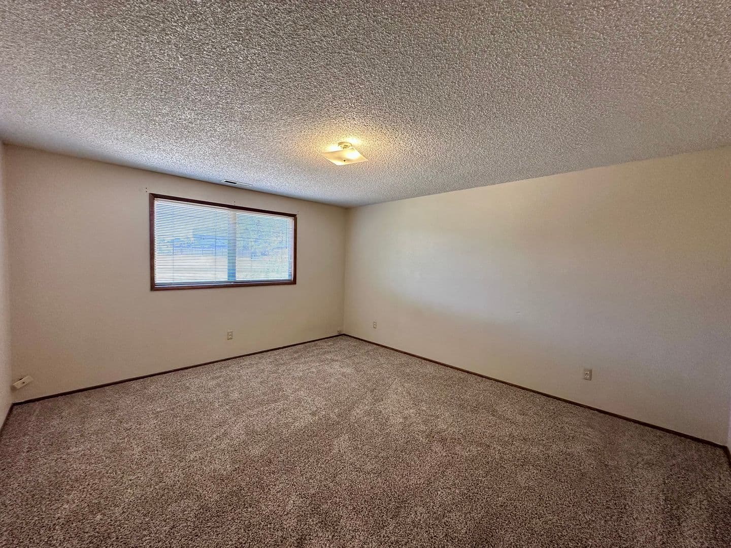 Springfield House: 970 S 55th Place