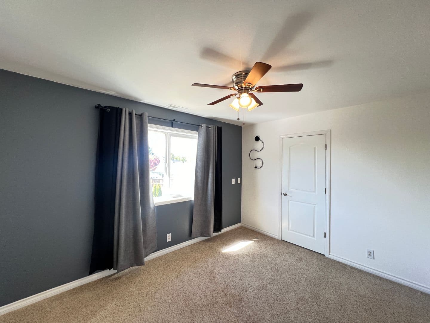 Eugene House: 1592 Kingston Way
