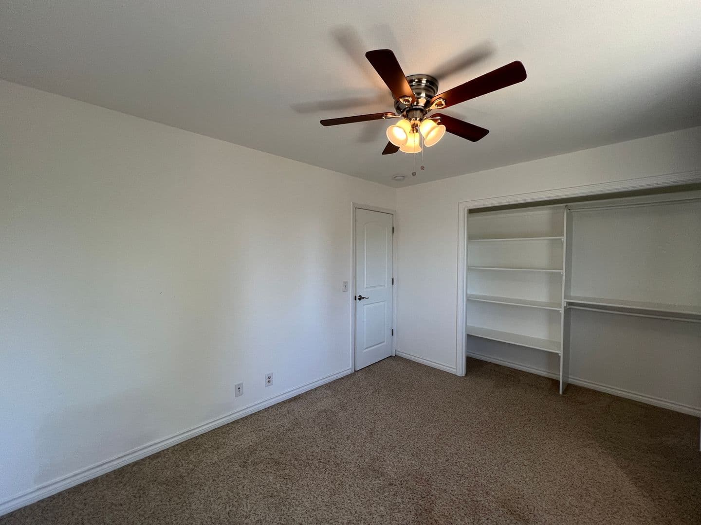 Eugene House: 1592 Kingston Way