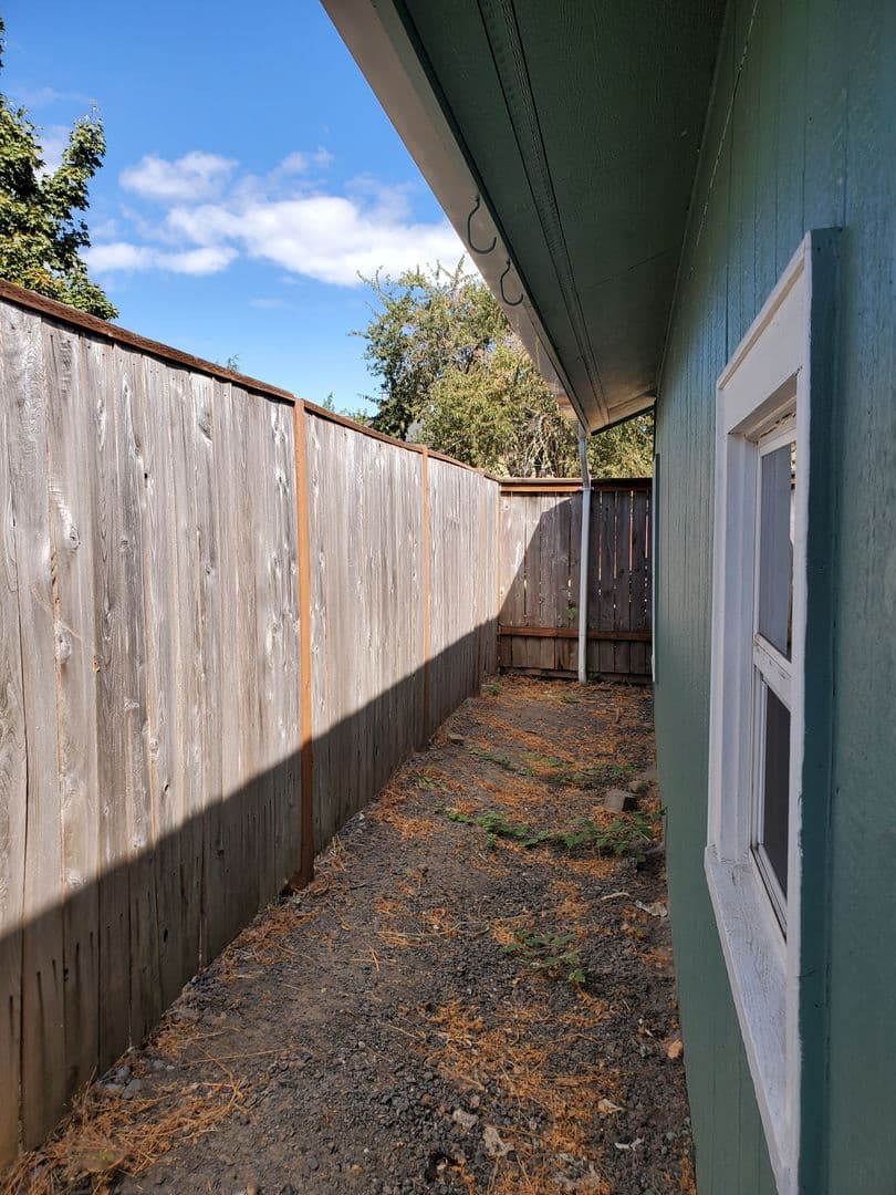 Springfield Apartment: 4184 Camellia