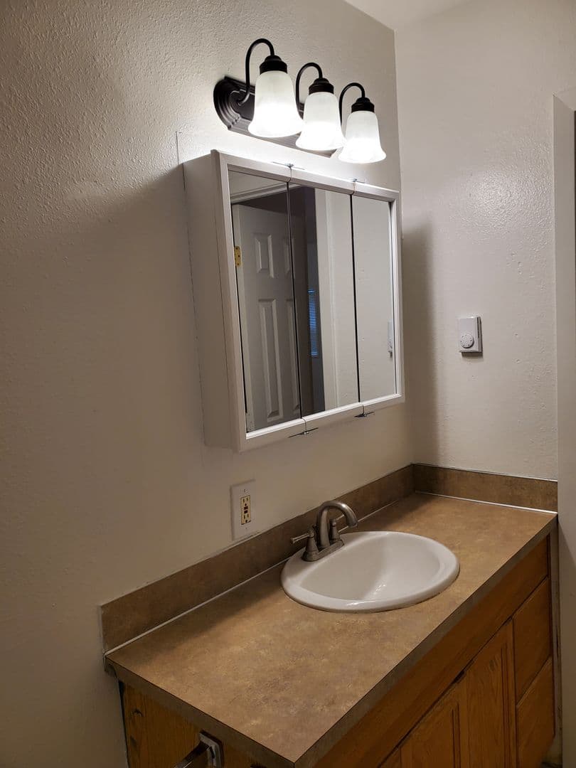 Springfield Apartment: 4184 Camellia