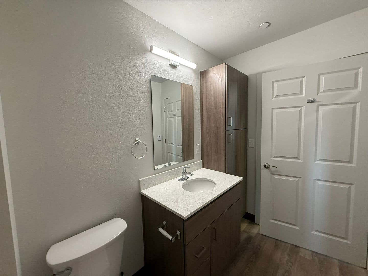 Springfield Apartment: 1888 5th Street