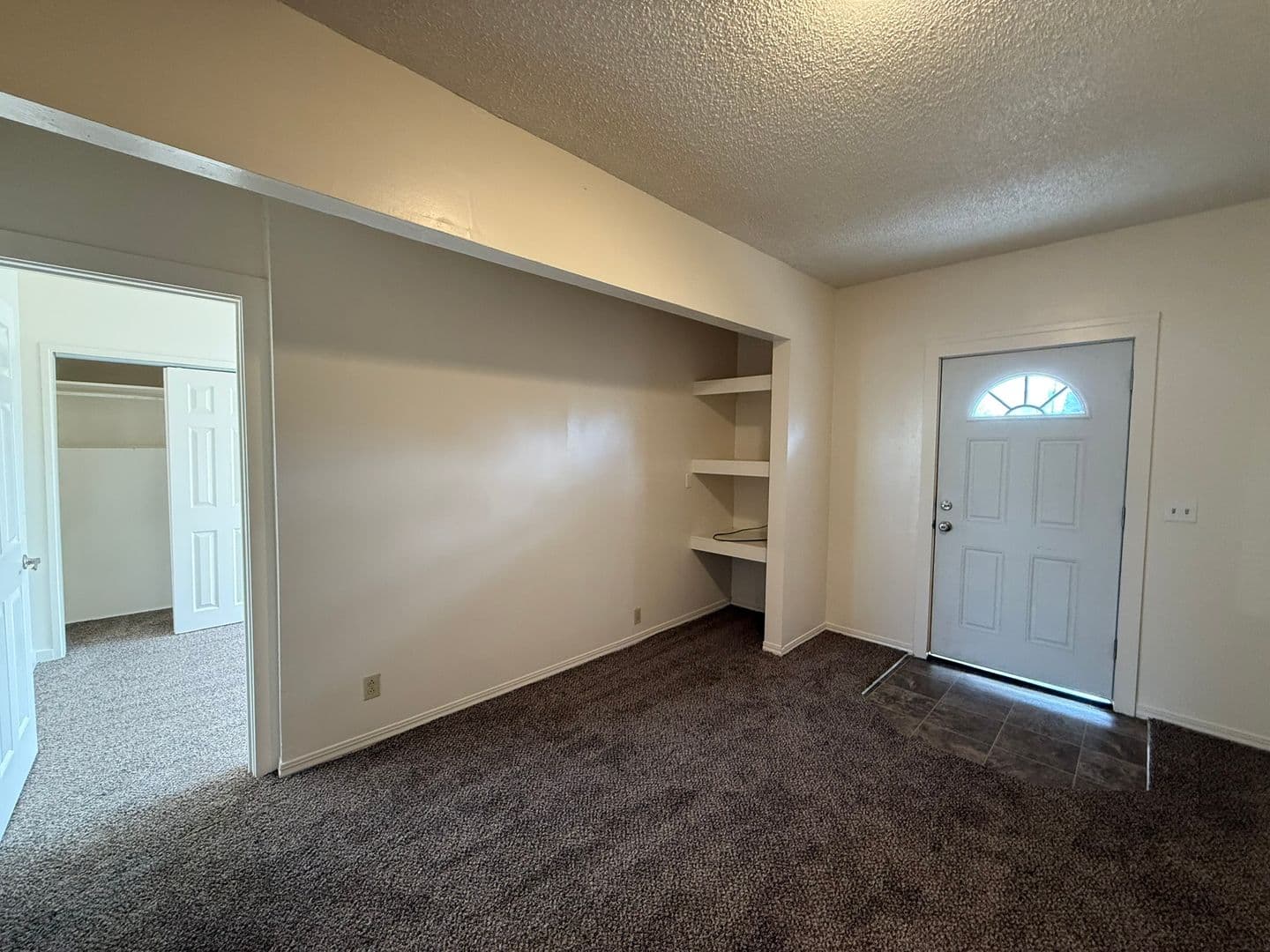 Eugene Apartment: 771 W 7th Ave