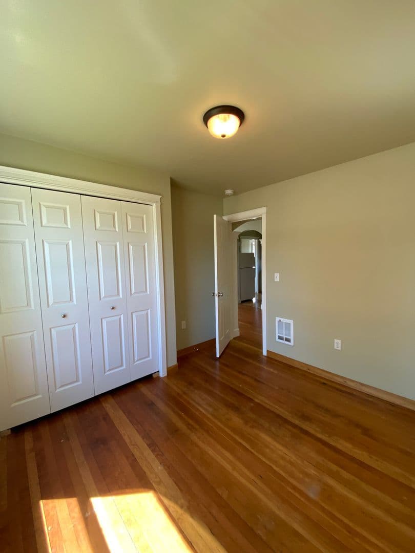 Springfield House: 170 S 42nd Street