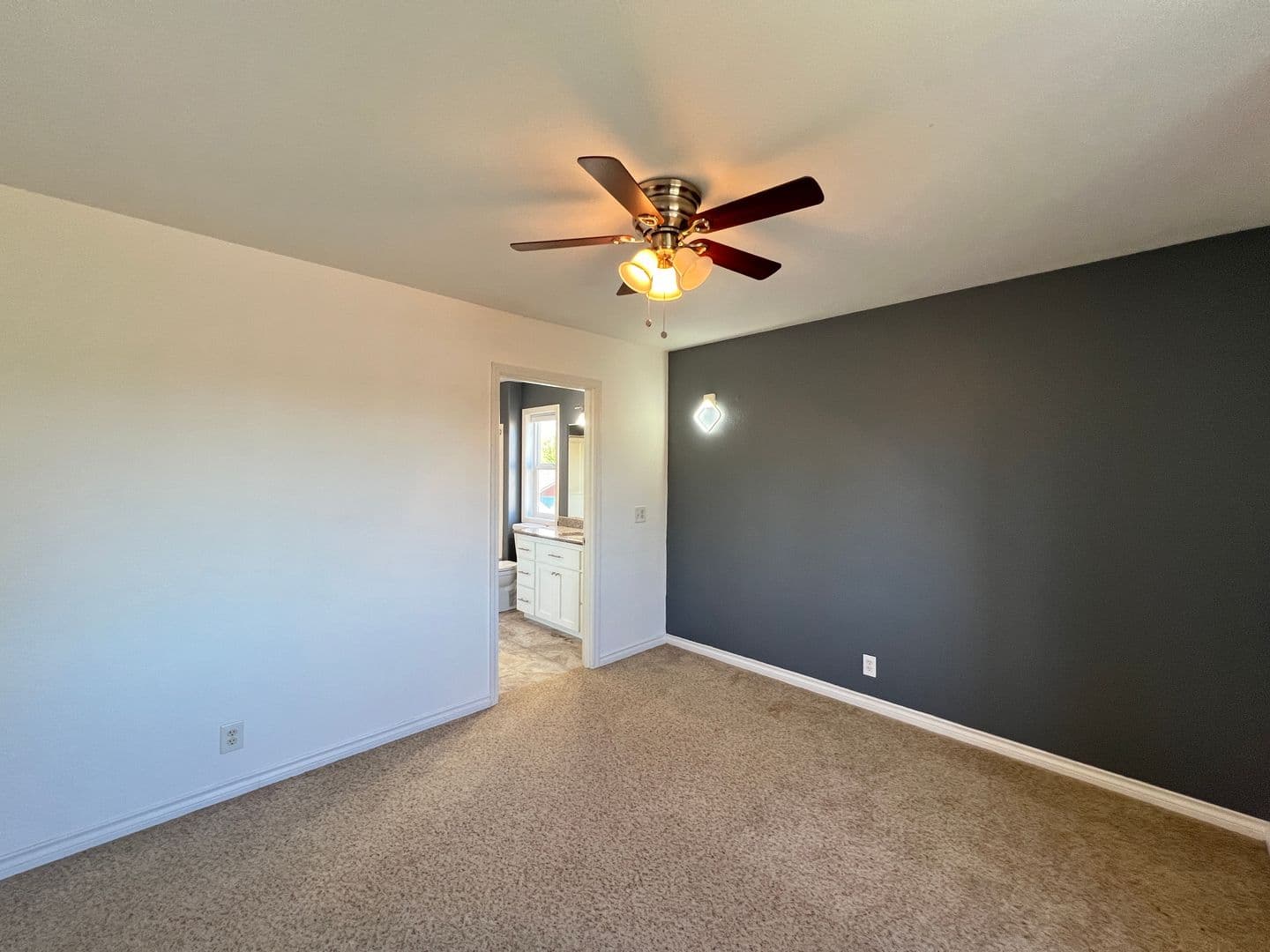 Eugene House: 1592 Kingston Way