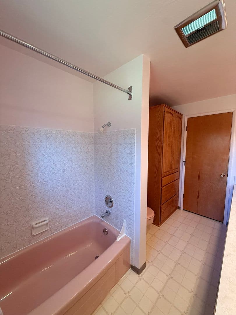 Eugene House: 2148 Grove St