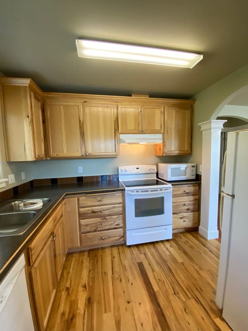 Springfield House: 170 S 42nd Street