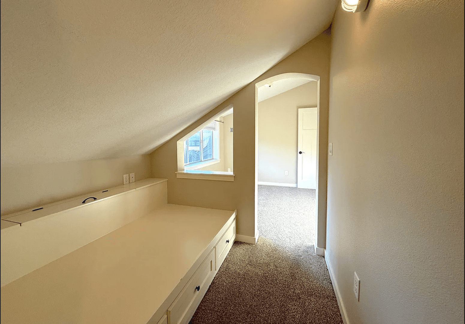 Eugene House: 1145 W 28th Ave
