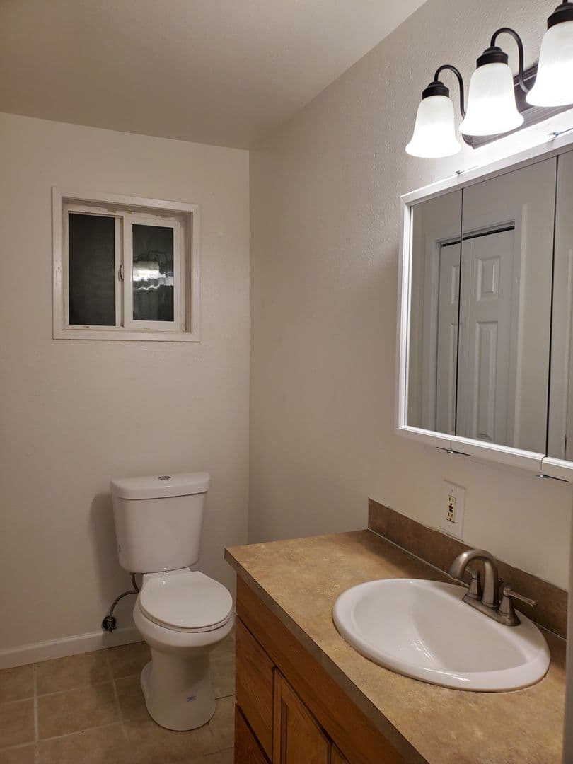 Springfield Apartment: 4184 Camellia