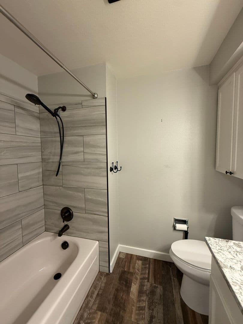 Cottage Grove House: 640 Lincoln Ave