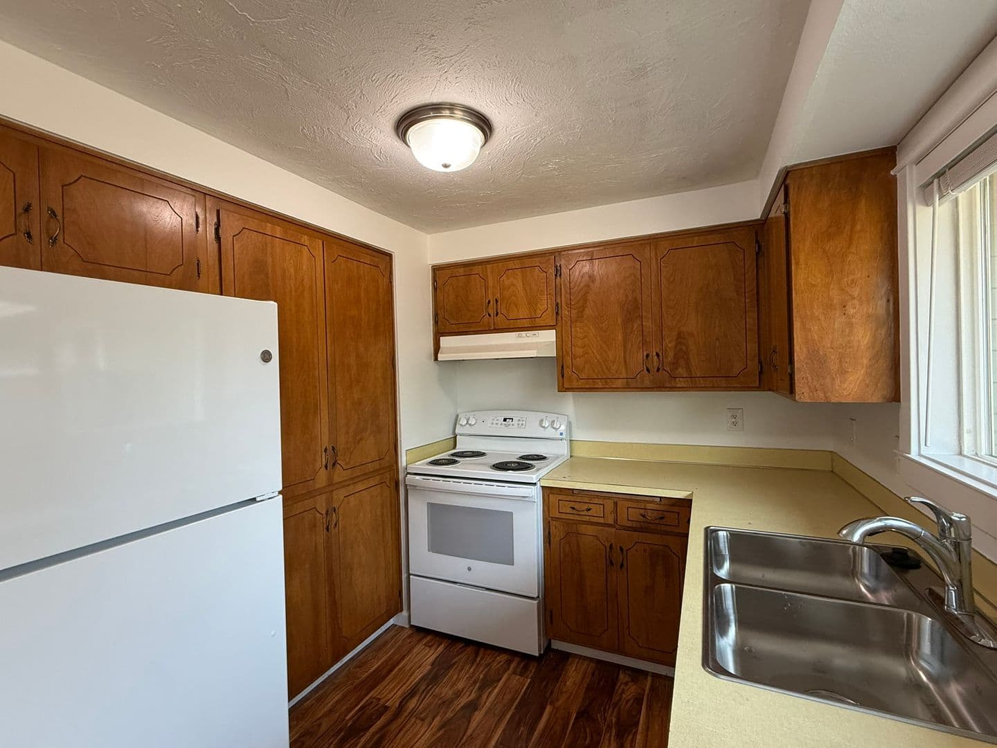 Eugene Apartment: 595 Mar Loop