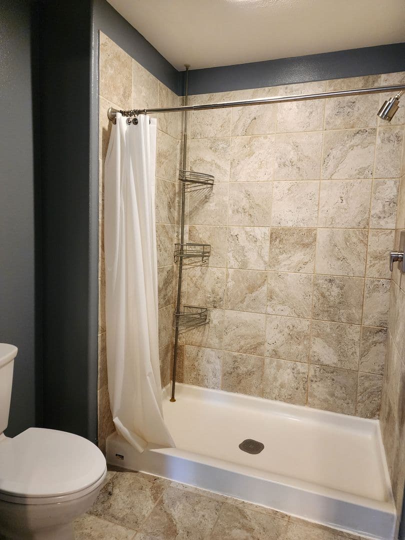 Eugene House: 1592 Kingston Way