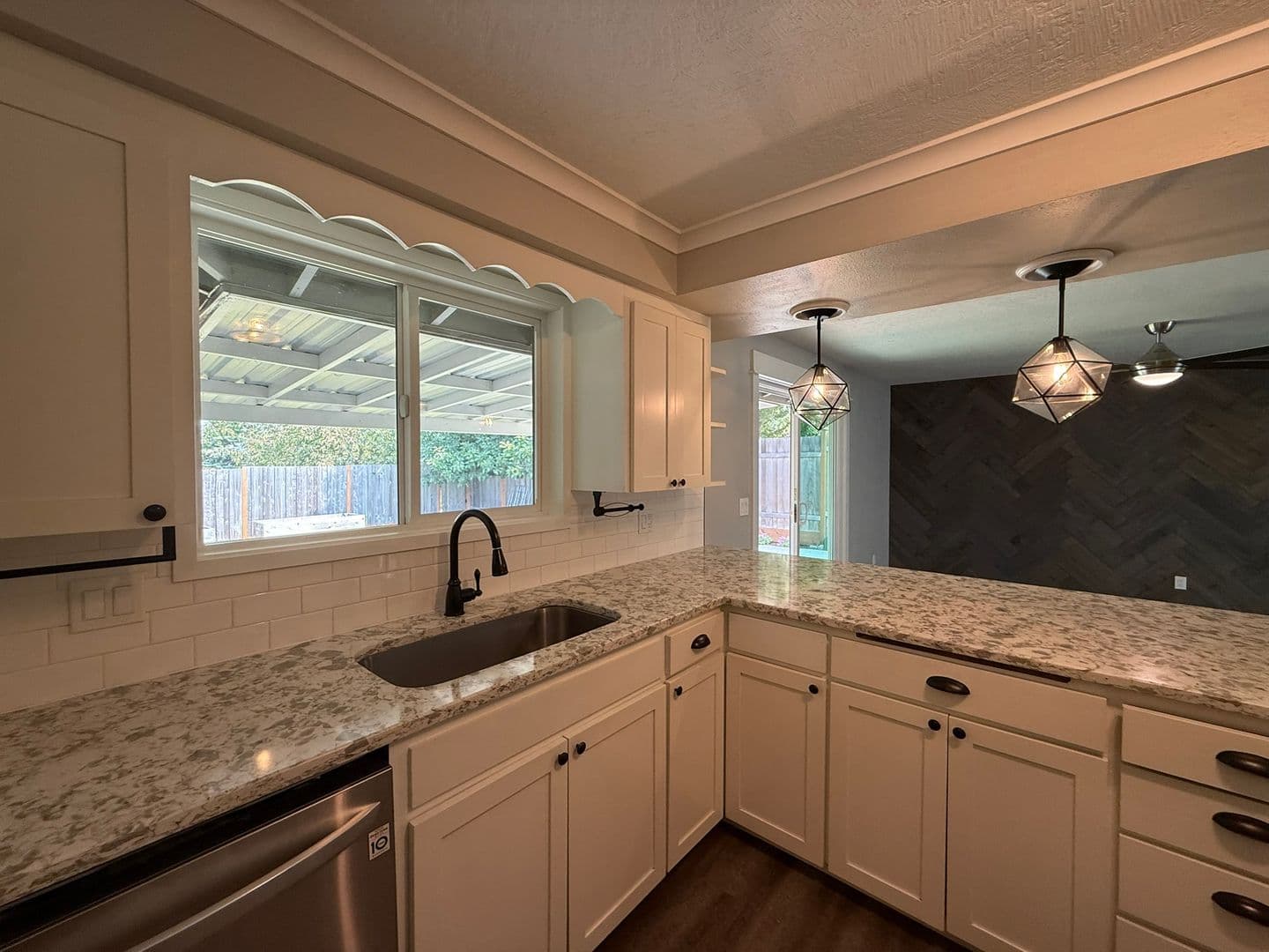 Cottage Grove House: 640 Lincoln Ave