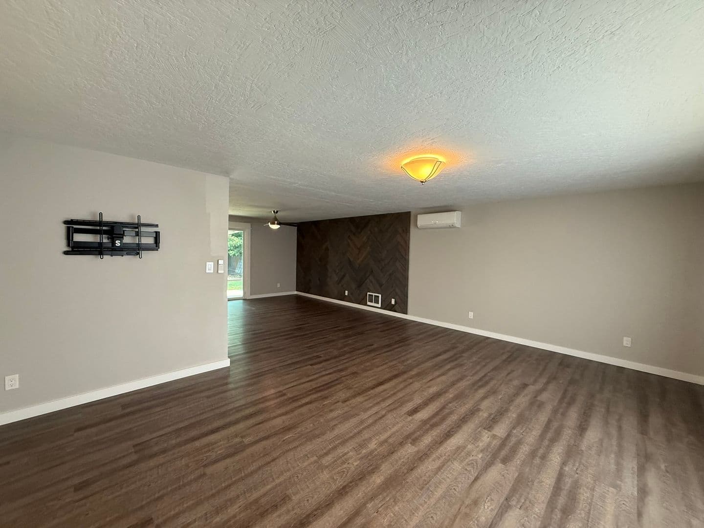 Cottage Grove House: 640 Lincoln Ave