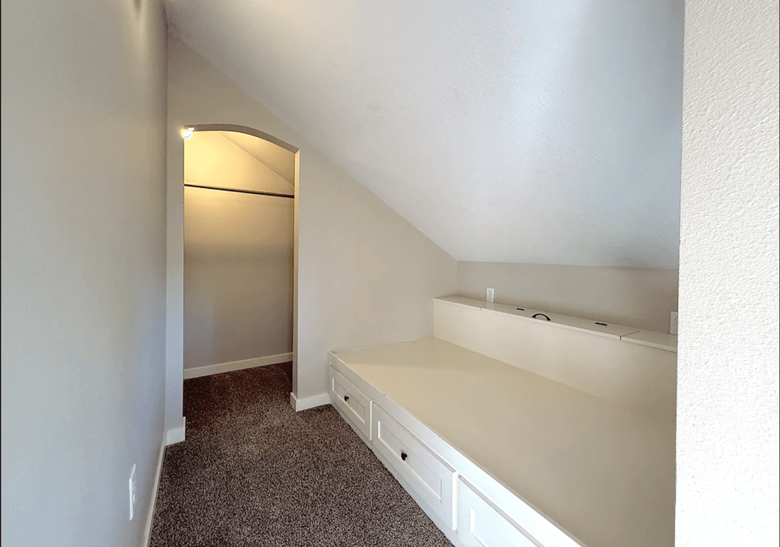 Eugene House: 1145 W 28th Ave